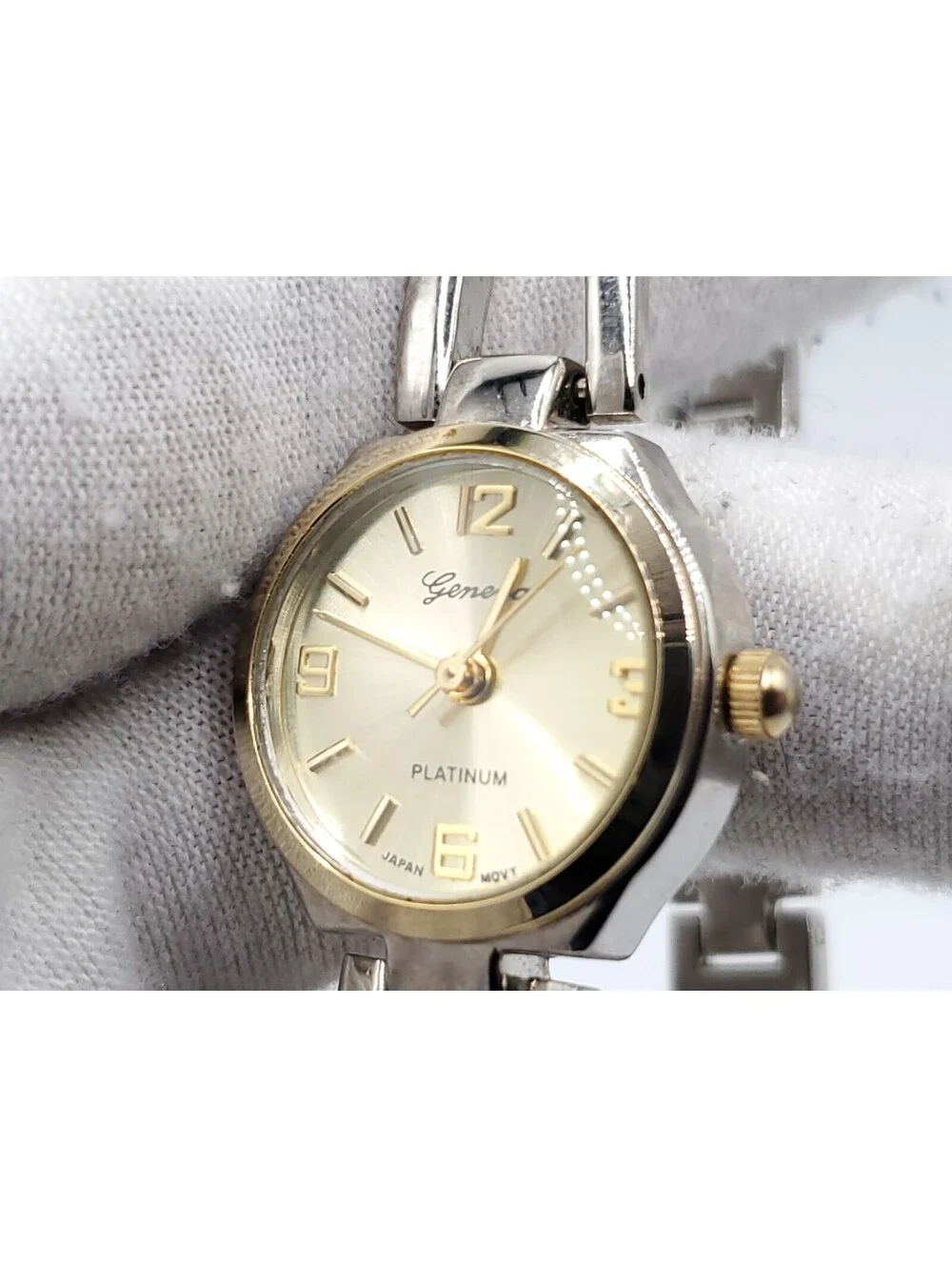 Geneva Platinum Quartz Womens Watch New Battery Two-Tone Gold Tone Dial 21mm